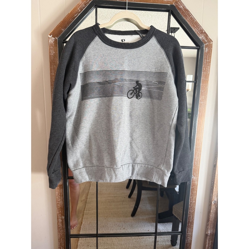 Pearl Izumi Boys Medium Cycling Bicycle Graphic Crewneck Sweatshirt Gray